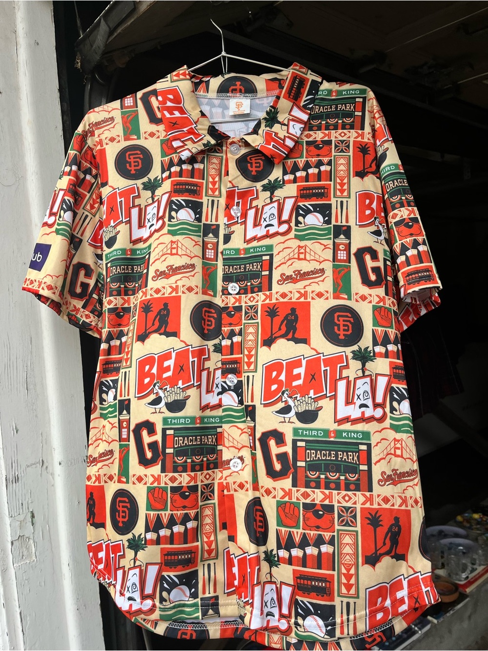San Francisco Giants Beige & Orange Graphic Button-Up Shirt